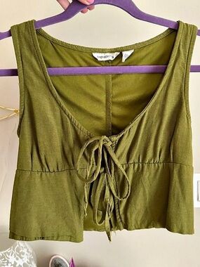 Tie-Front Crop Top in Green Size Small